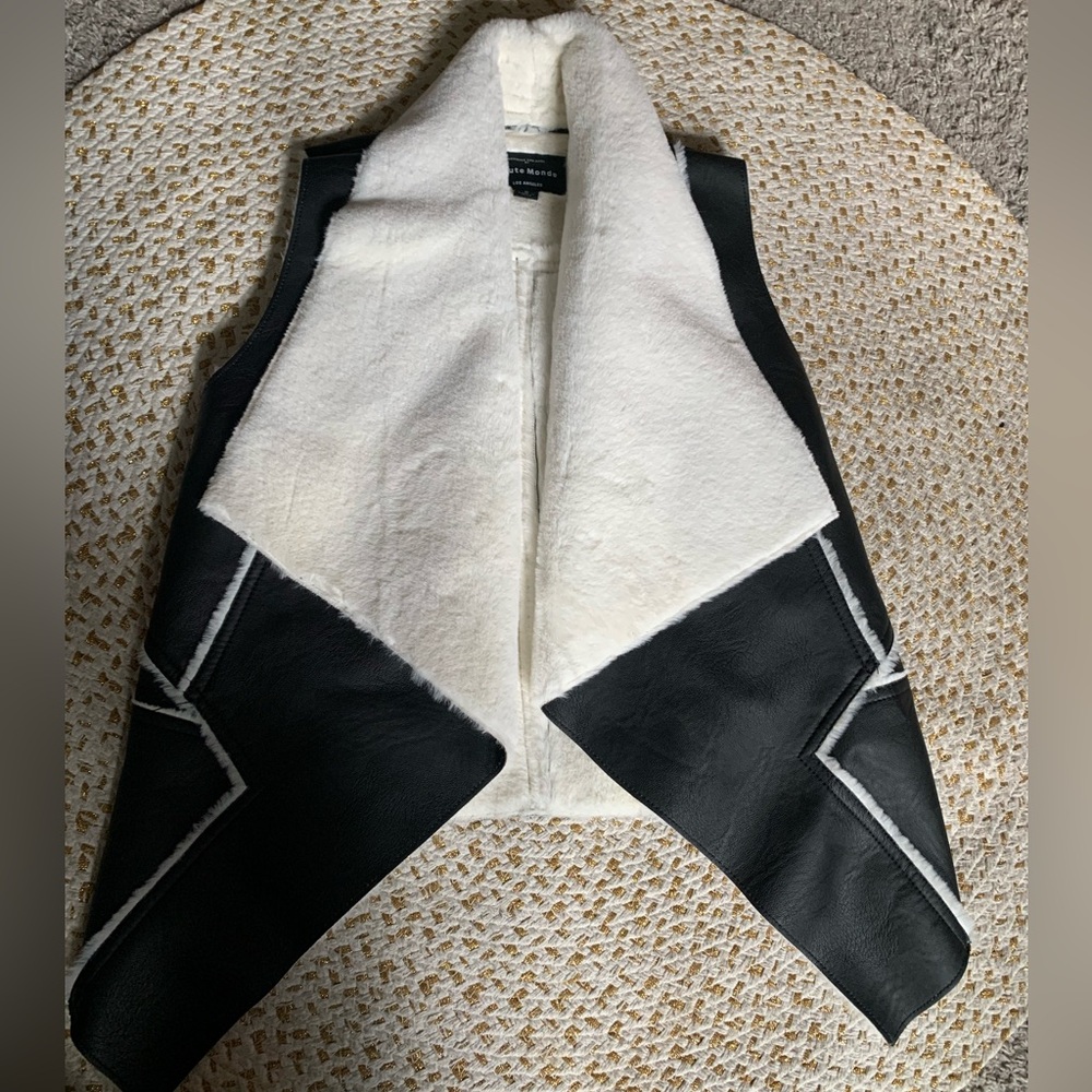 Leather Vest with fur interior